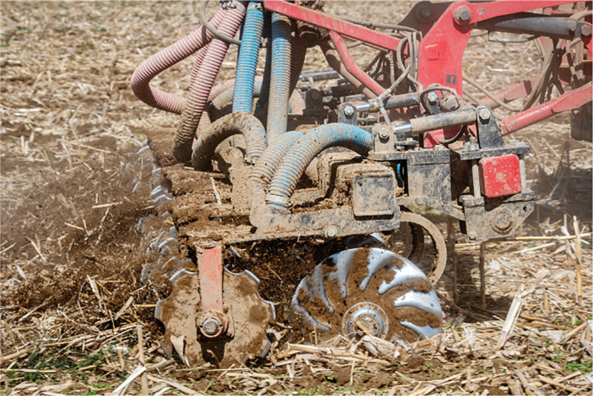 Manure injection. Photo by Edwin Remsberg.