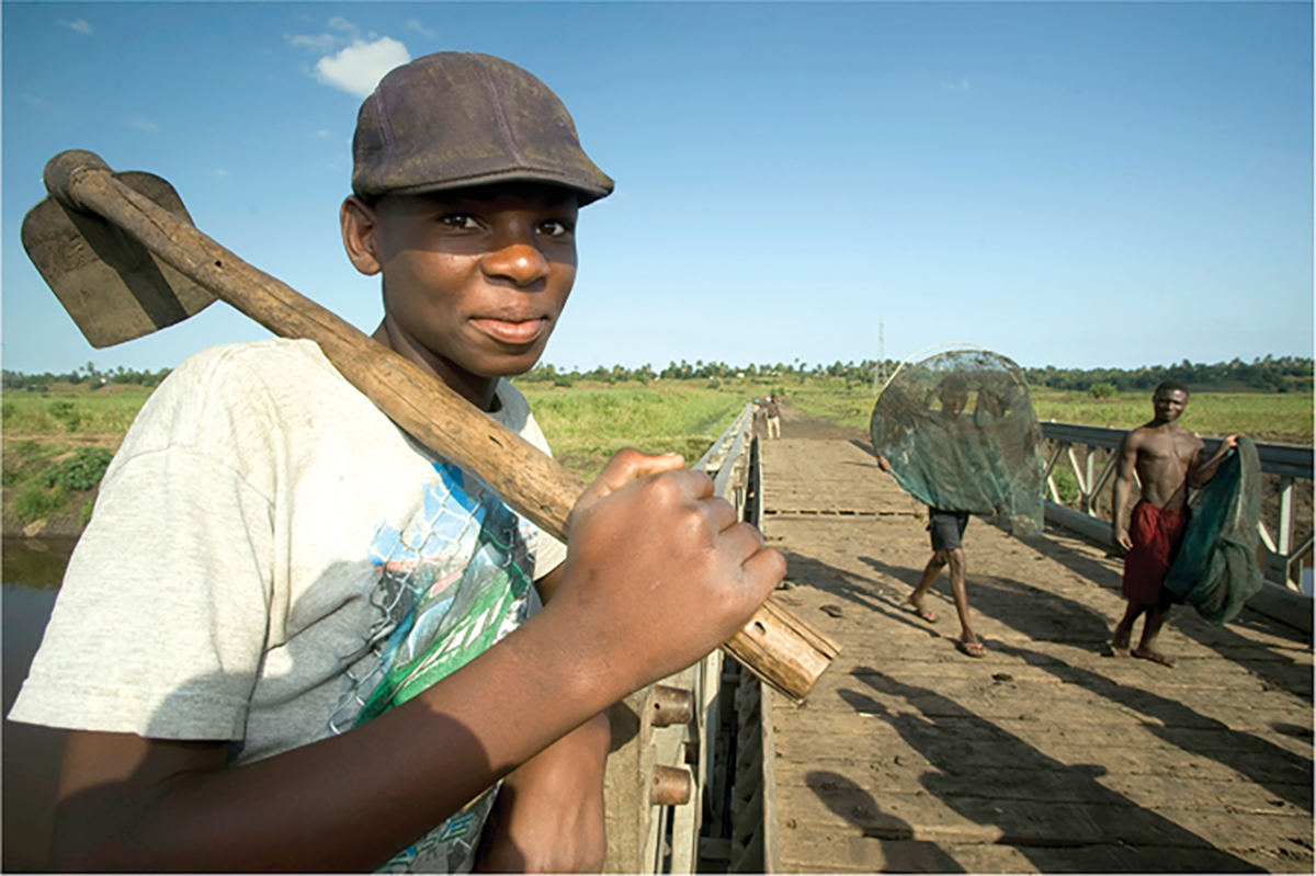 Small farms, like the one Francisco Obadiaz (above) works on in Mozambique, account for about 90% of the world's 570 million farms. They are particularly vulnerable to unpredictable changes in seasonal climate. Photo by Jeffrey Barbee/Thomson Reuters Foundation. Source: Flickr/CIF Action.