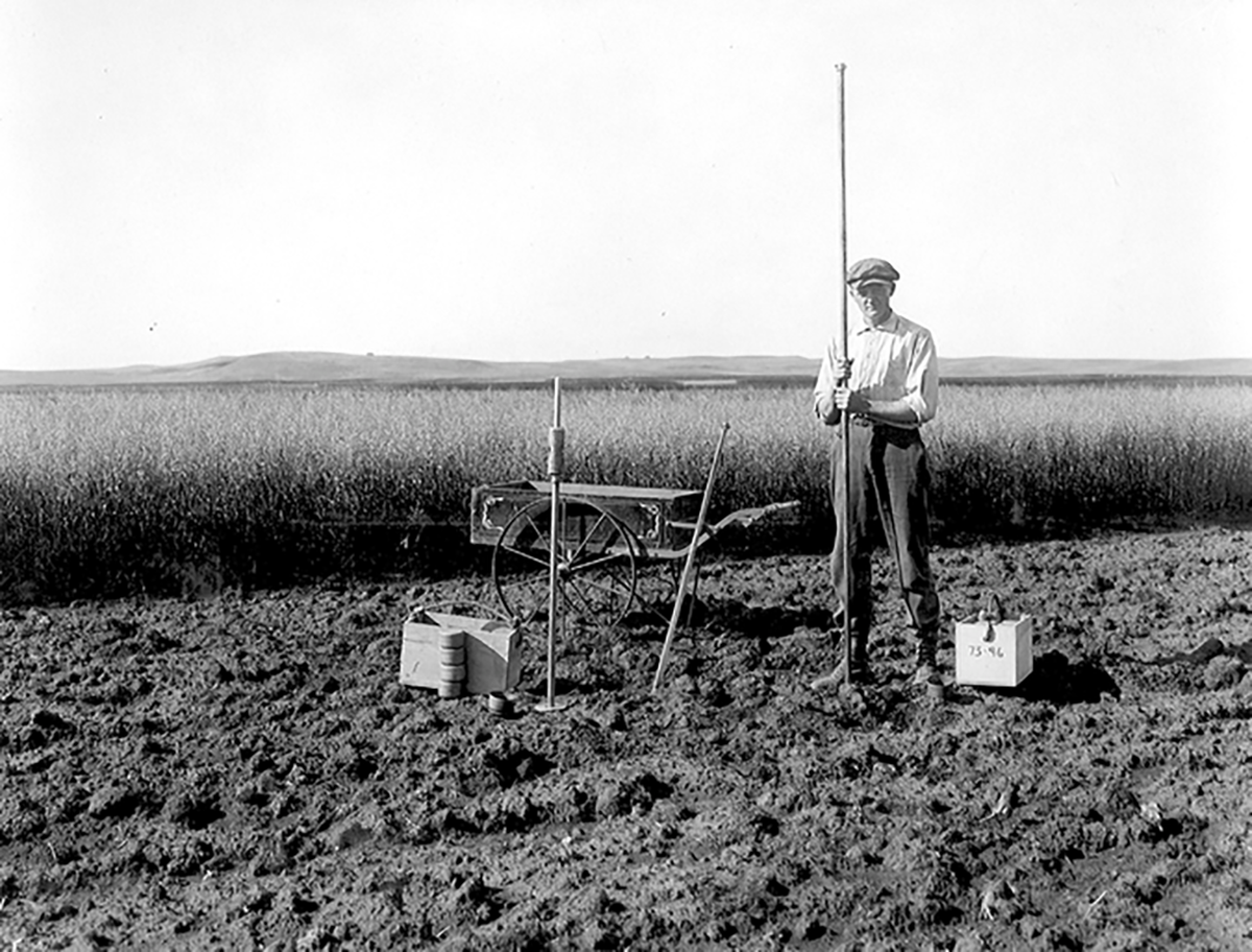 Soil sample collection at the Northern Great Plains Field Station, Mandan, ND, 1918. Photo by Albert B. Frank.