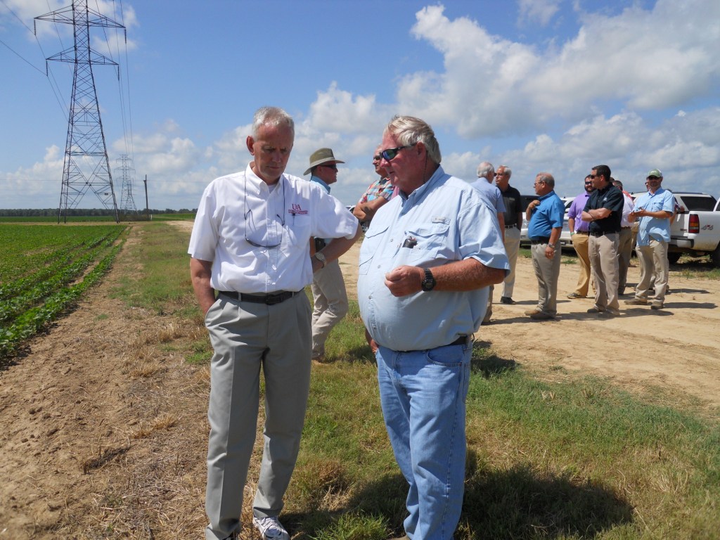 Andrew Sharpley hosting a field day in Arkansas. Photo courtesy of Andrew Sharpley.