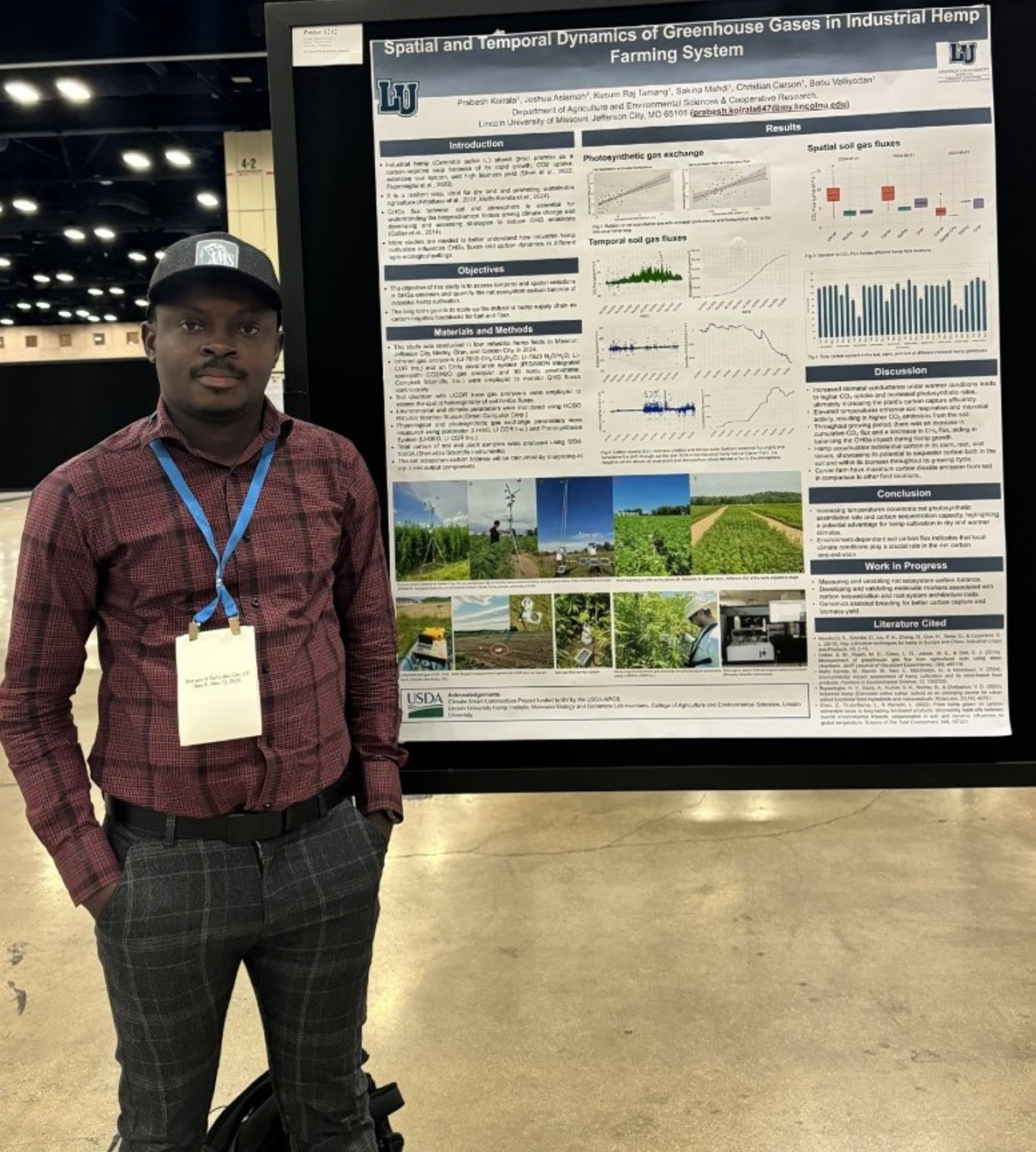 Joshua Asiamah, a recipient of the 2024 Graduate Student Travel Grant, presenting his poster at CANVAS in San Antonio.